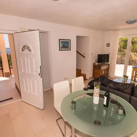 Villa Miris Bora *