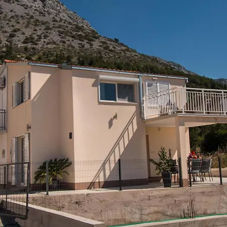Miris Bora Villa *